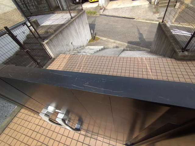 レオパレスホワイトコート高田西のその他|建物（駐輪場）入口部にスロープ有