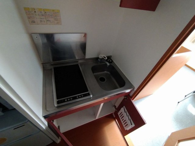 レオパレスホワイトコート高田西のキッチン|シングルレバー設置