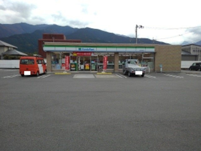 シュヴェスタ－　Ⅱの周辺|ファミリーマート船木店様まで400m