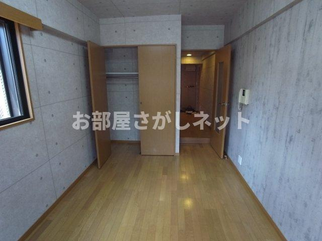 フェニックス三軒茶屋【おとり物件なし】#学生・社会人にオススメ！初期費用分割払いOK！の居間・リビング