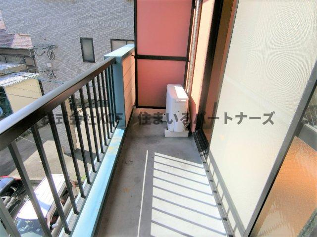 サンアップビルのバルコニー|暖かな日差しのふりそそぐバルコニー