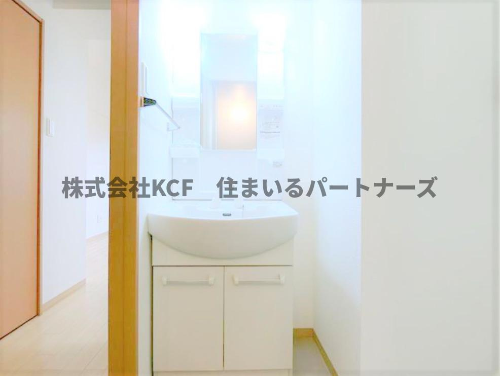 クオリアけやき通りの洗面所|明るい洗面所です