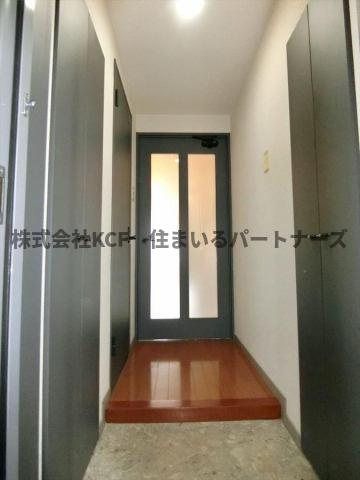 みついビルの玄関|収納もある玄関です
