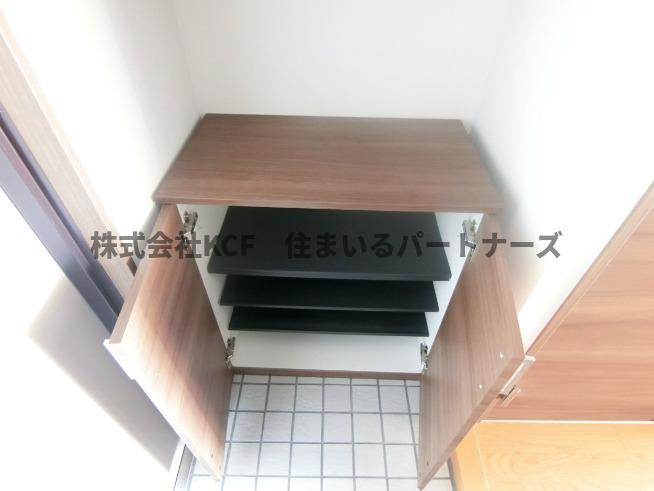 at. eastの玄関|収納もある玄関です
