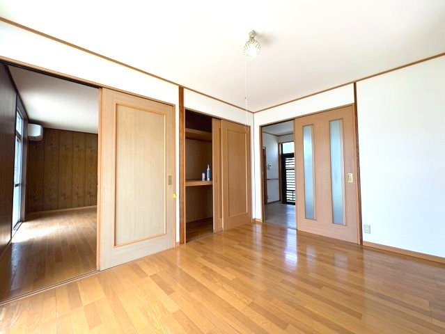 須賀戸建の内装