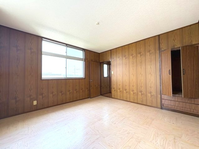 須賀戸建の洋室