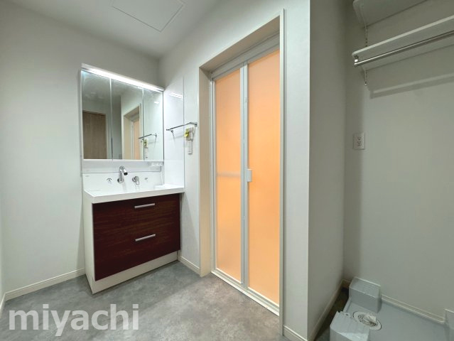 徳島市東吉野町２丁目のアパートの洗面所