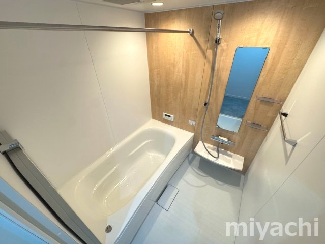 徳島市東吉野町２丁目のアパートの浴室