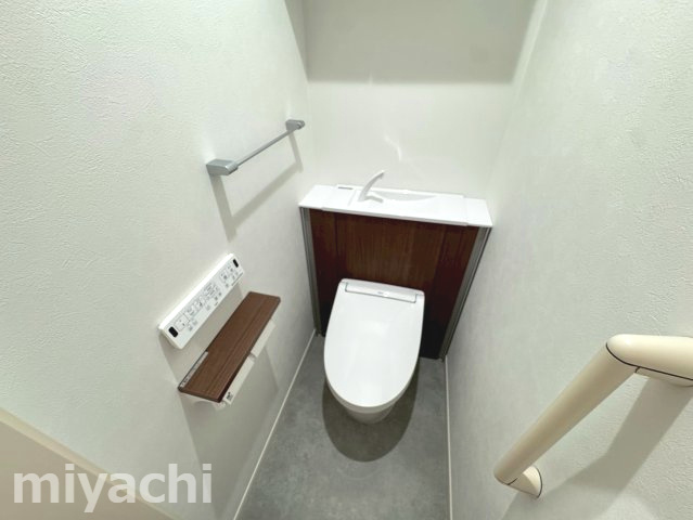 徳島市東吉野町２丁目のアパートのトイレ
