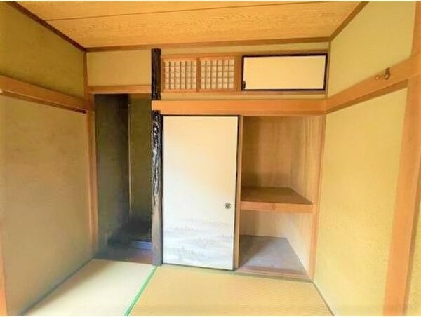 乙川源内林町二丁目貸家の居間・リビング