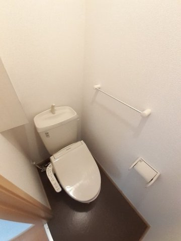 熊本市北区植木町一木のアパートのトイレ|コンパクトで使いやすいトイレです