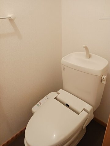 熊本市北区下硯川２丁目のアパートのトイレ|落ち着いたトイレです