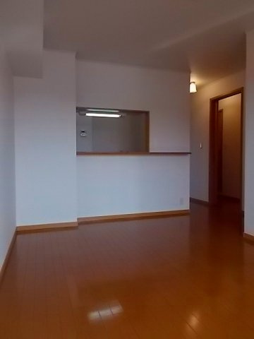 熊本市北区下硯川２丁目のアパートの居間・リビング|ゆったりとしたリビングです