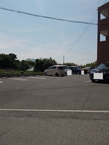 熊本市北区下硯川町のアパートの駐車場|駐車場があります