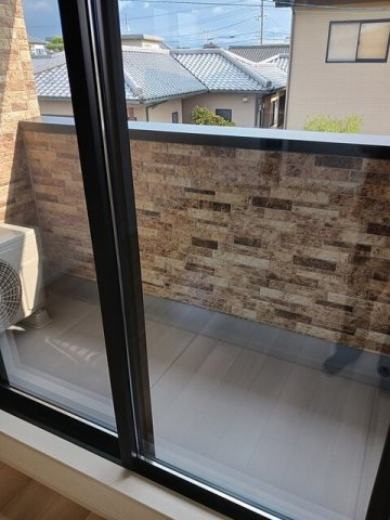 熊本市北区梶尾町のアパートのバルコニー|落ち着いた時間を過ごせるバルコニーです