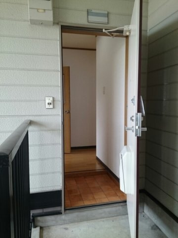 合志市須屋のアパートの玄関|落ち着いた玄関です