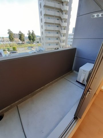 菊池郡菊陽町大字津久礼の賃貸マンションのバルコニー|お洗濯にも便利なバルコニー付き