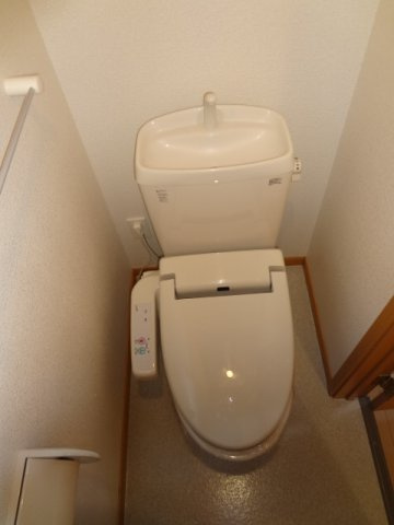 合志市須屋のアパートのトイレ|トイレもきれいです