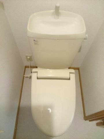 熊本市北区植木町岩野のアパートのトイレ|シンプルで使いやすいトイレです