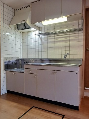 ジュネス９９Ｃのキッチン|コンパクトなキッチンで掃除もラクラク