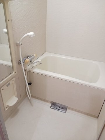 ジュネス９９Ｃの浴室|コンパクトで使いやすいお風呂です
