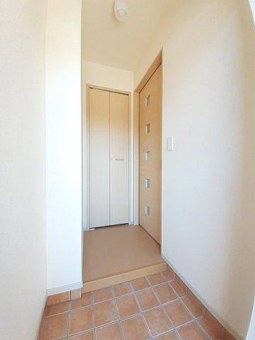 ポルト・ボヌールＭ　Ⅰの玄関|きれいな玄関です