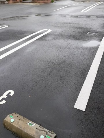 カーサ　デル・ソーレの駐車場|駐車場に車を止められます