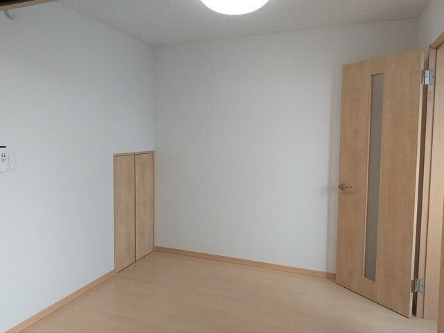 Road＆Skyの洋室