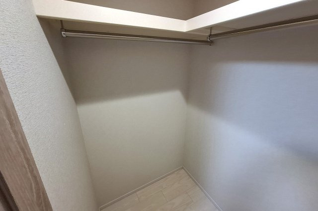 グランドパレス古市の収納|ウォークインクローゼット