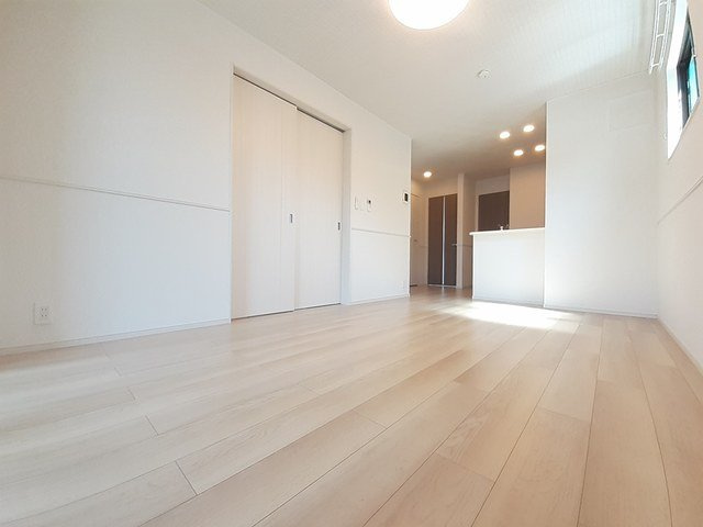 【居間・リビング】 | プレッソ　東加古川　Ⅲ　Ａ | ゆったりとした居間です