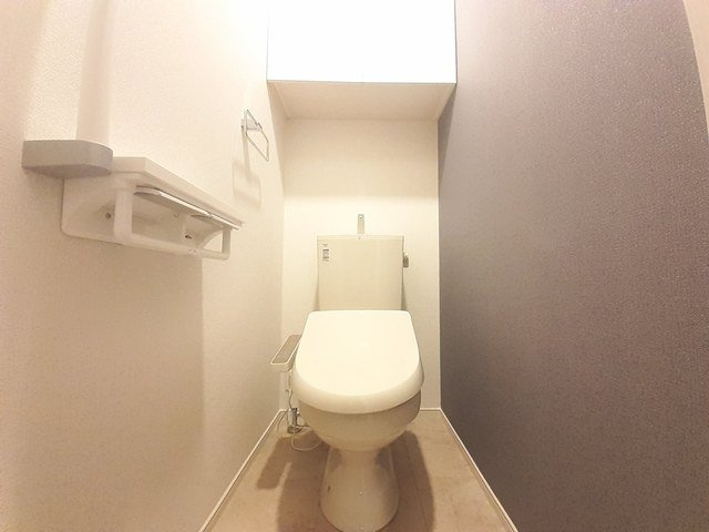 【トイレ】 | プレッソ　東加古川　Ⅲ　Ａ | ゆったりとした空間のトイレです