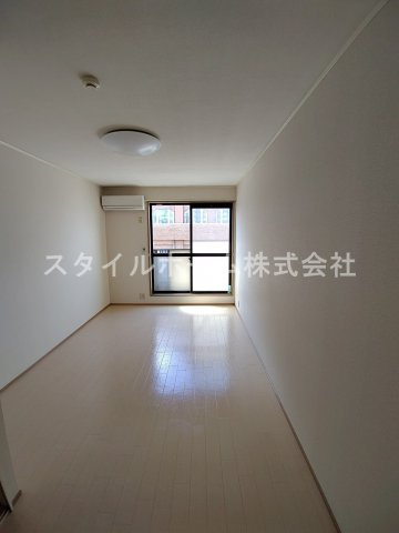ビバ花田 Aの居間・リビング|別部屋写真です。