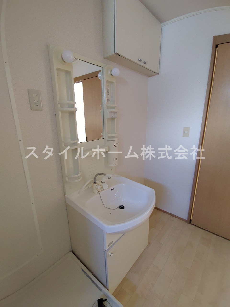 ビバ花田 Aの洗面所|別部屋写真です。