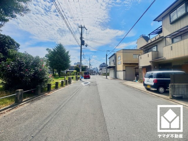南区上鳥羽高畠町の前面道路含む現地写真