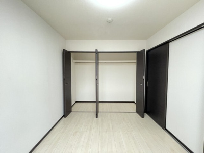 【寝室】 | 仲介手数料０円！初期費用かなりお安くご入居できます！フレシール緑ヶ丘