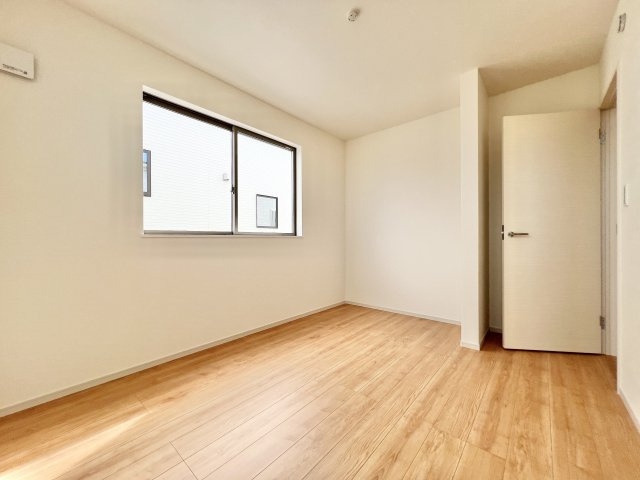 中央区 篠原町　1期 全3棟の洋室|6.0帖の洋室になります。こちらのお部屋もとても明るく過ごしやすいですよ♪