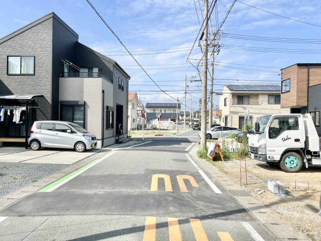 中央区 篠原町　1期 全3棟の前面道路含む現地写真|物件前の道路になります。