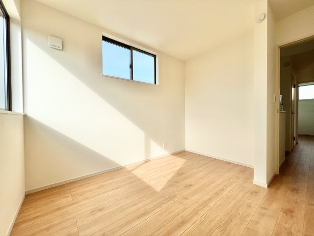 中央区 篠原町　1期 全3棟の洋室|5.3帖の洋室になります。日差しが入りとても明るく、お子様のお部屋にピッタリです。