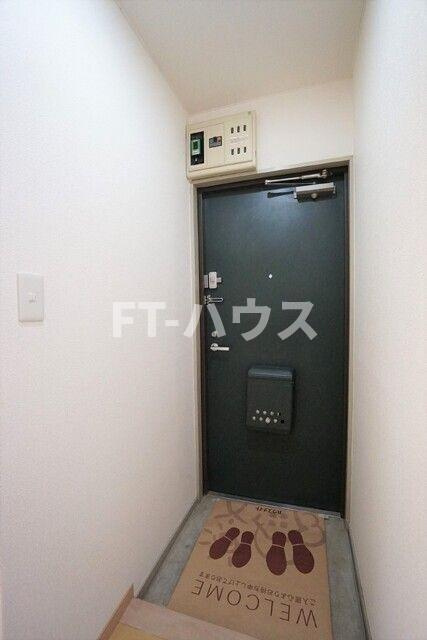 ドミールスズキ津田沼の玄関