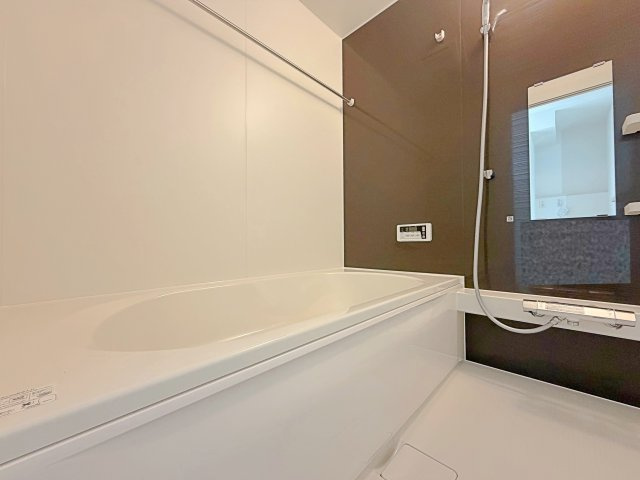 名古屋市緑区鳴海町２期　全３棟の浴室|ゆとりある上等な浴室空間。上品なくつろぎのバスタイムを、日々の暮らしの中でお楽しみいただけます。