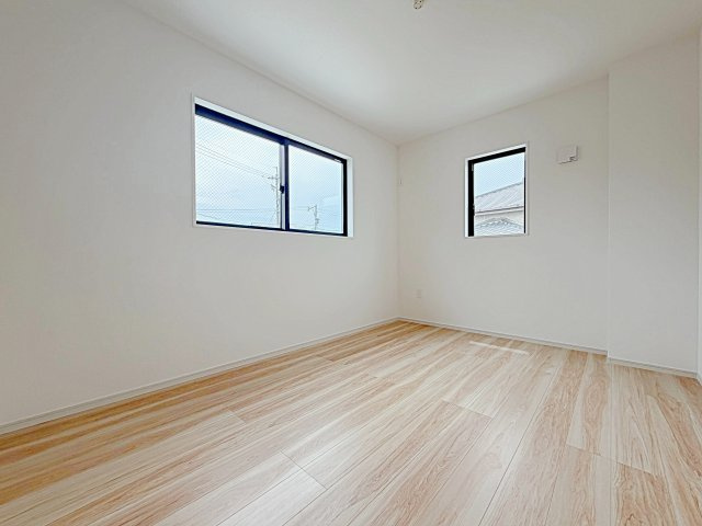 名古屋市緑区鳴海町２期　全３棟の洋室|上品な設えの洋室は、落ち着いた雰囲気の中でくつろげる空間。ご家族それぞれのライフスタイルに寄り添います。