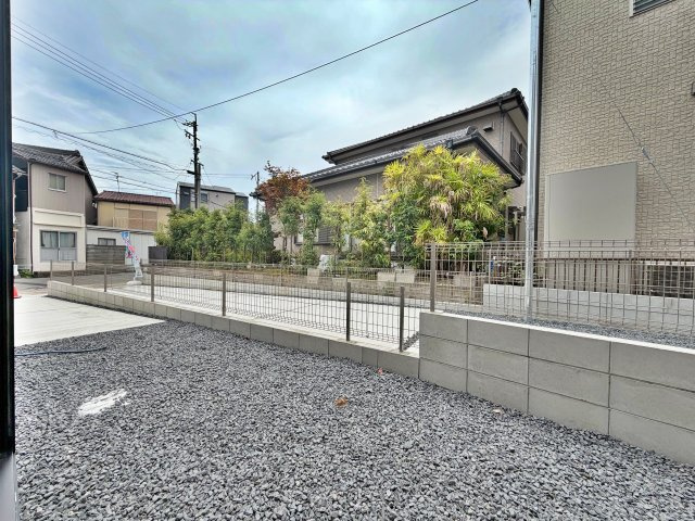名古屋市緑区鳴海町２期　全３棟の庭|手入れの行き届いたお庭は、上品な佇まいの邸宅にふさわしい、静かで格別なくつろぎのひとときを演出します。