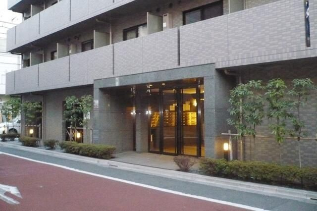 ルーブル新宿水道町のエントランス