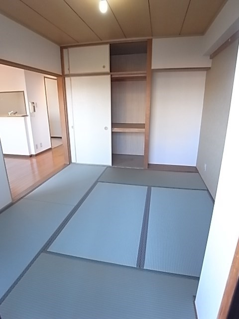 フローラルコート橘の和室
