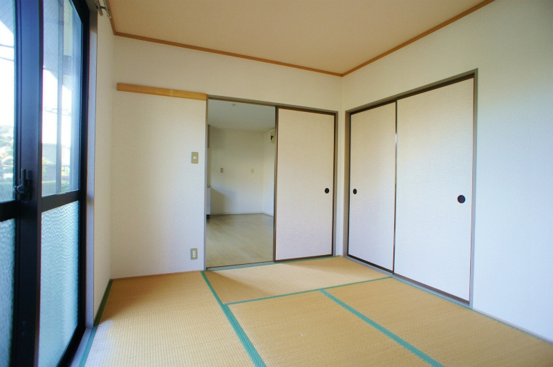 ベルナールⅡ【キャッシュバック対象物件】の和室|い草の香りが落ち着く素敵な和室です※現状優先