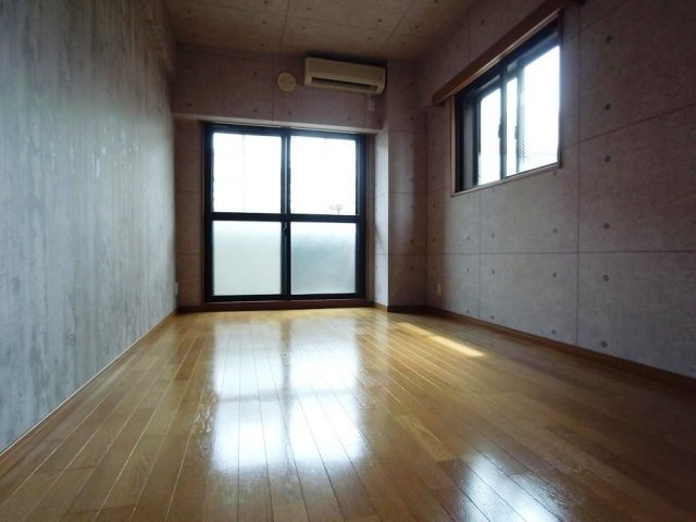 フェニックス三軒茶屋の洋室|広々とした洋室です