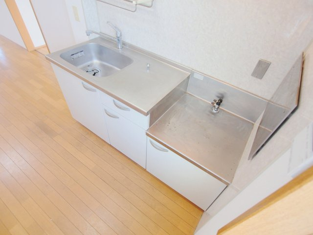 広島市安芸区矢野西５丁目のアパートのキッチン