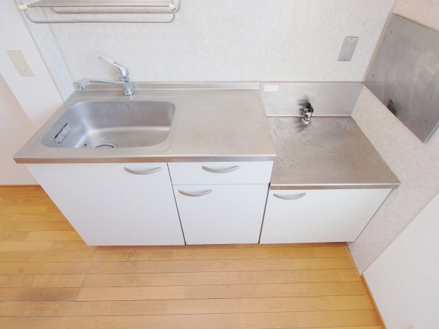 広島市安芸区矢野西５丁目のアパートのキッチン