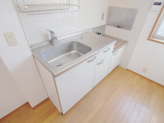 広島市安芸区矢野西５丁目のアパートのキッチン