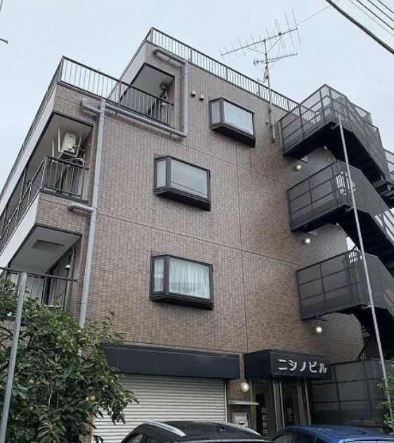 ニシノビルの外観